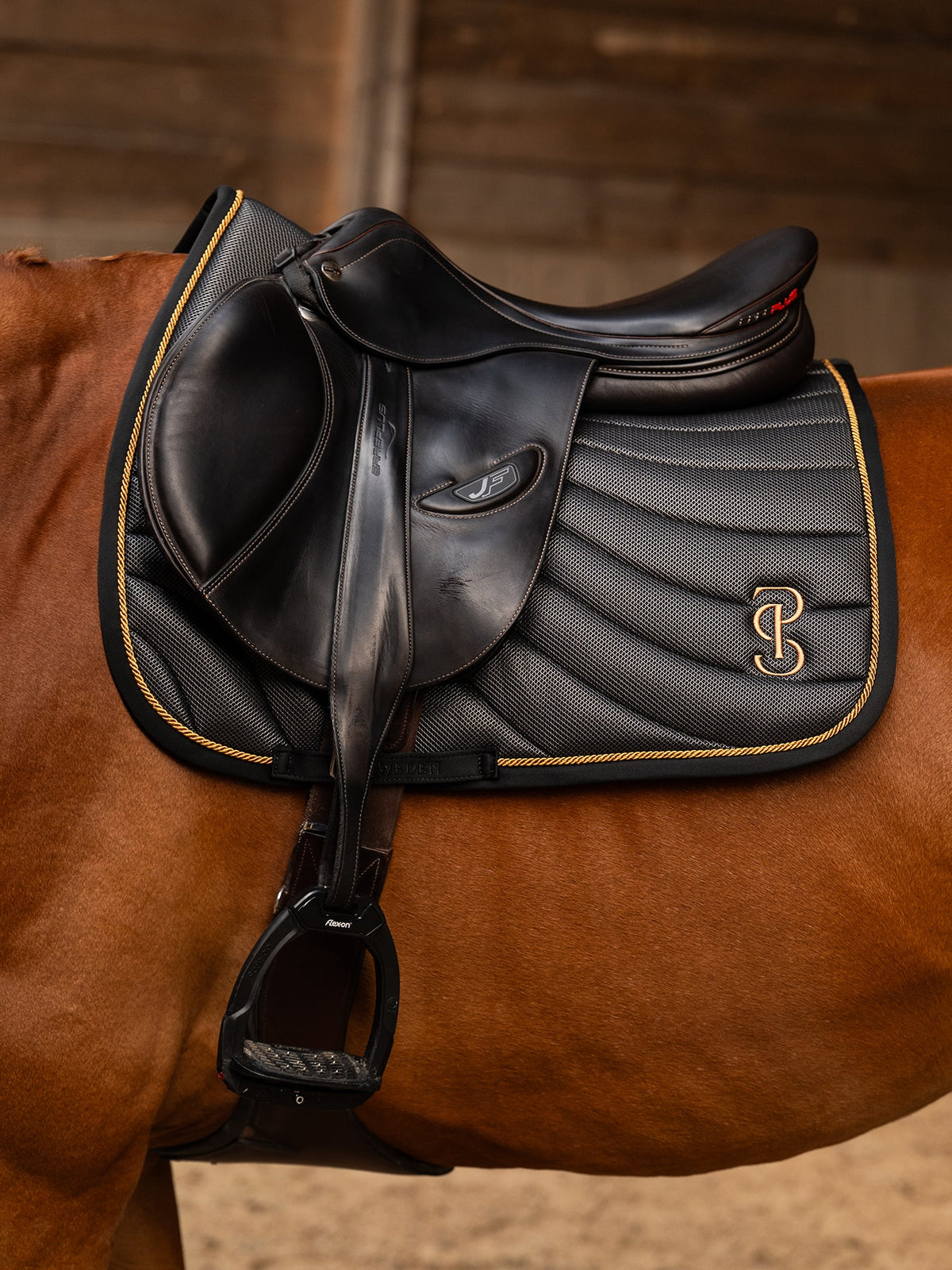 Airflow Mesh Jump Saddle Pad - Black
