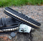 Premium dog collar in natural tanned leather and classic clincher